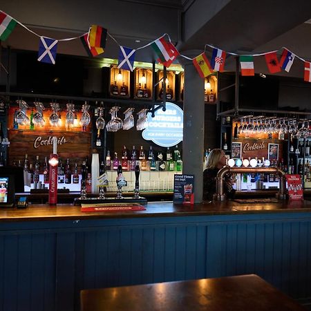 White Hart, Newmarket By Marston'S Inns ภายนอก รูปภาพ