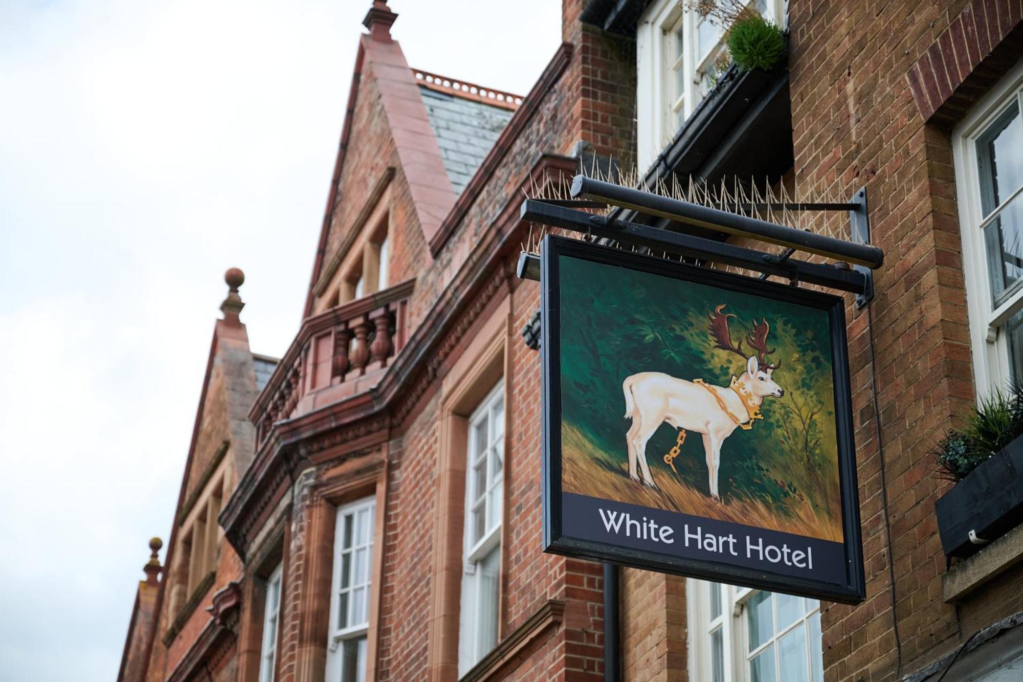 White Hart, Newmarket By Marston'S Inns ภายนอก รูปภาพ